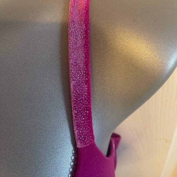 Victoria Secret body by Victoria, 36DDD. Bought NWT, worn 2x. - Picture 3 of 6